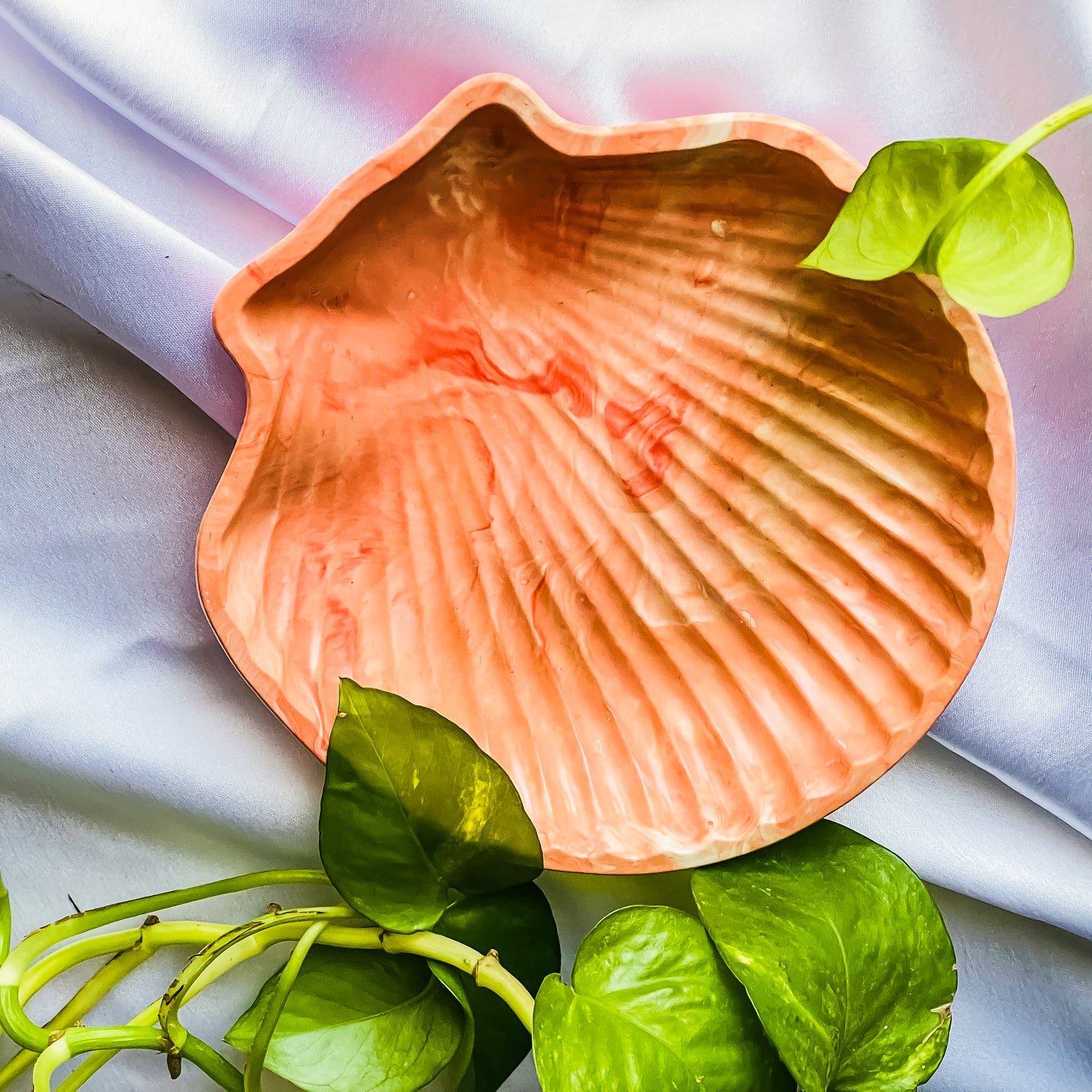 Marble Effect Calm Shell Tray